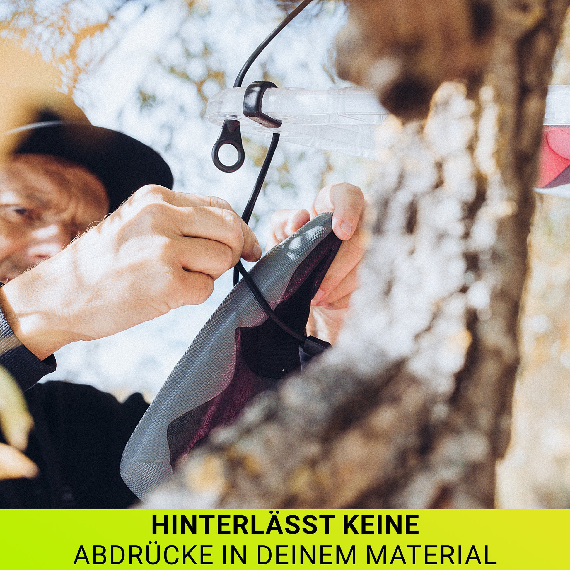 Detailaufnahme zeigt, wie BootBungee Neoprenmaterial sicher hält – ohne Druckstellen oder Abdrücke.